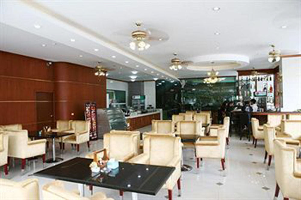 The Privi Suites Pattaya Esterno foto