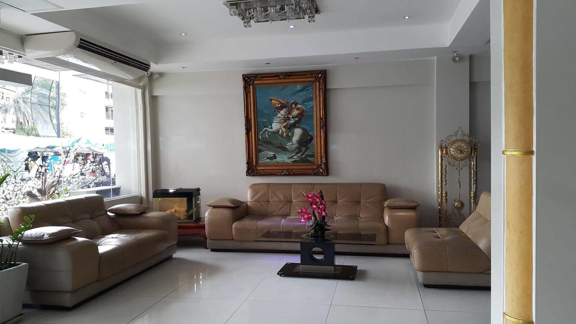 The Privi Suites Pattaya Esterno foto