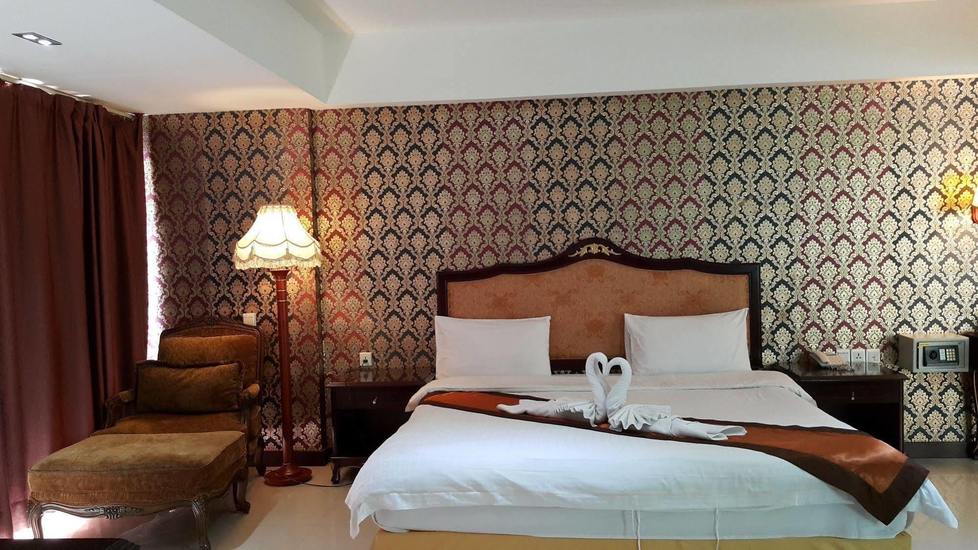 The Privi Suites Pattaya Esterno foto