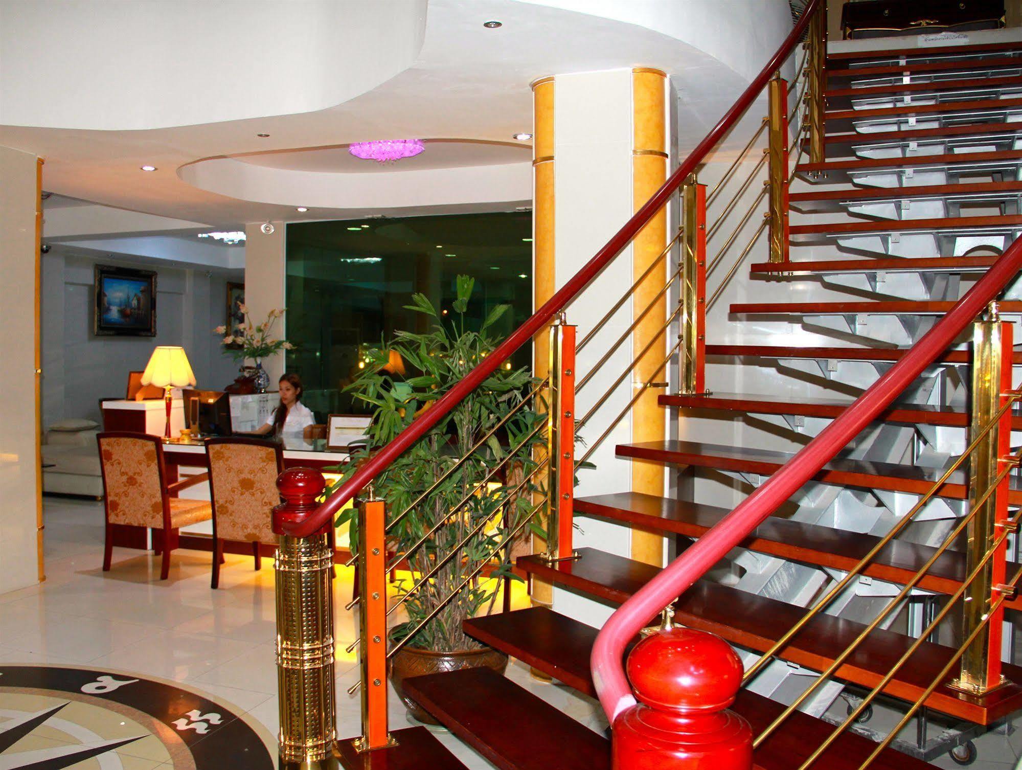 The Privi Suites Pattaya Esterno foto