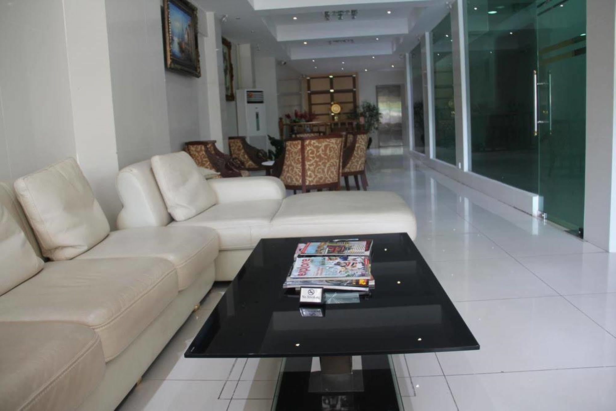 The Privi Suites Pattaya Esterno foto